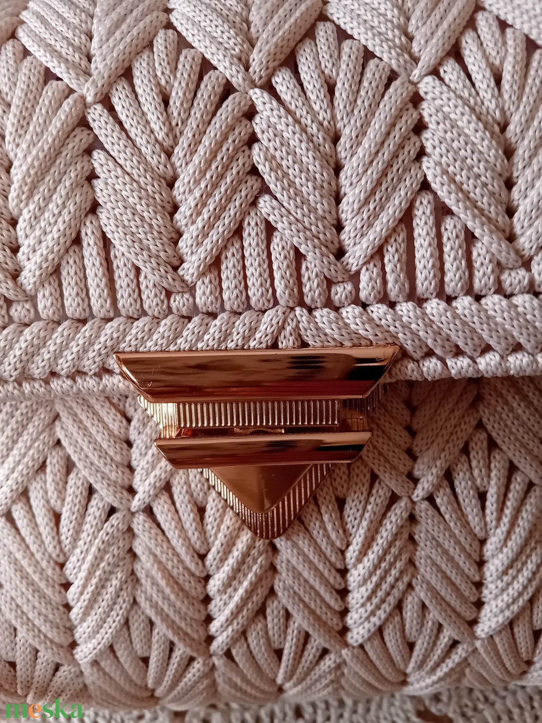 Kanava alapra polieszter zsinórfonallal készült alkalmi táska - táska & tok - kézitáska & válltáska - vállon átvethető táska - Meska.hu