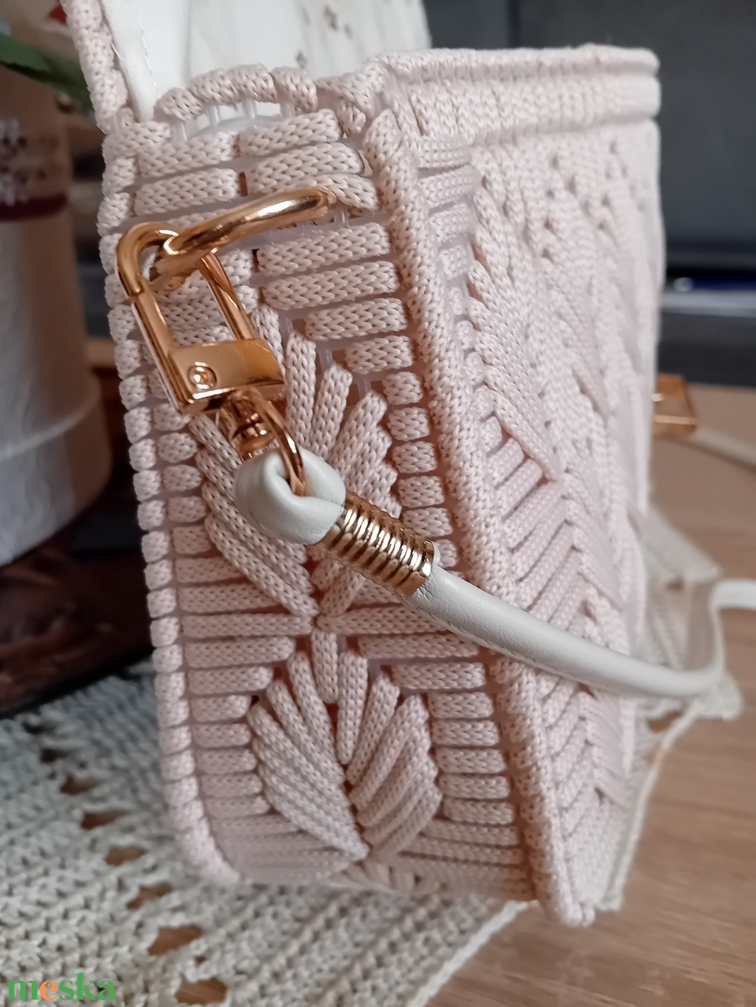 Kanava alapra polieszter zsinórfonallal készült alkalmi táska - táska & tok - kézitáska & válltáska - vállon átvethető táska - Meska.hu