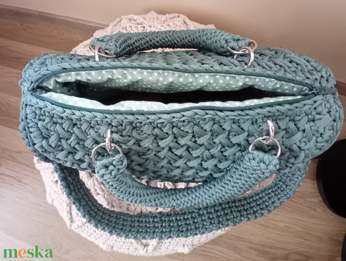Polieszter zsinórfonalból horgolt kézi és válltáska is válltáska - táska & tok - kézitáska & válltáska - alkalmi táska - Meska.hu