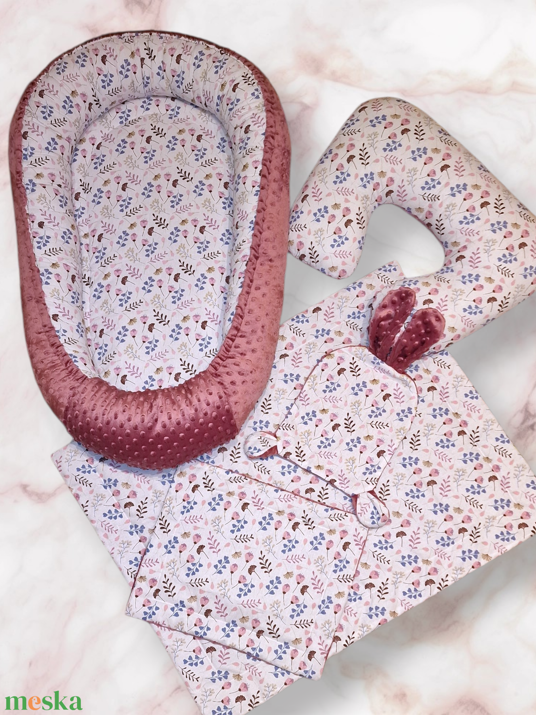Babafészek szett ágyneművel, és szoptatós párnával - baba - mama - baba ágynemű - babafészek - Meska.hu