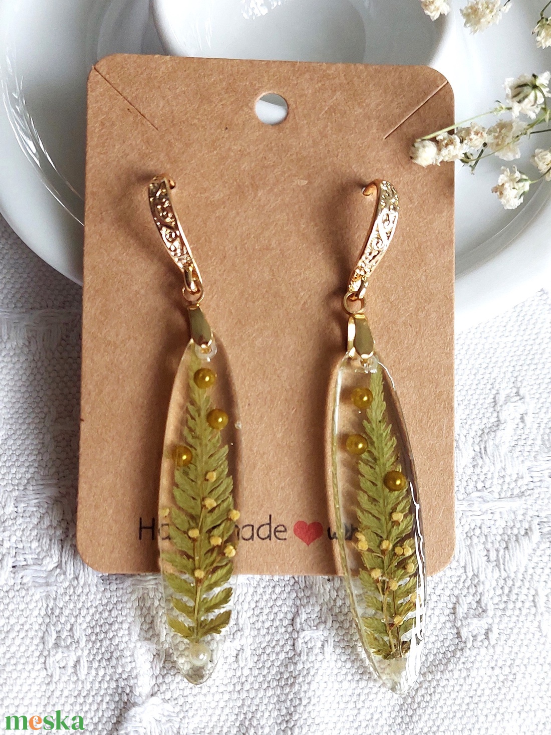 Páfrányleveles fülbevaló. Átlátszó gyanta ékszer. Természetes, botanikai ajándék. Egyedi, ,,harmatos'' óvális fülbevaló. - ékszer - fülbevaló - lógó fülbevaló - Meska.hu