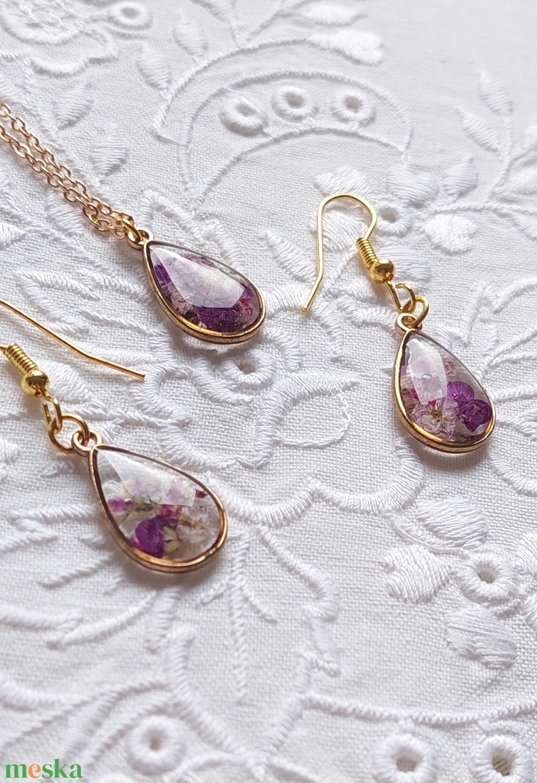 Virágcsokor gyantában. Aranyos ékszerszett. - ékszer - ékszerszett - Meska.hu