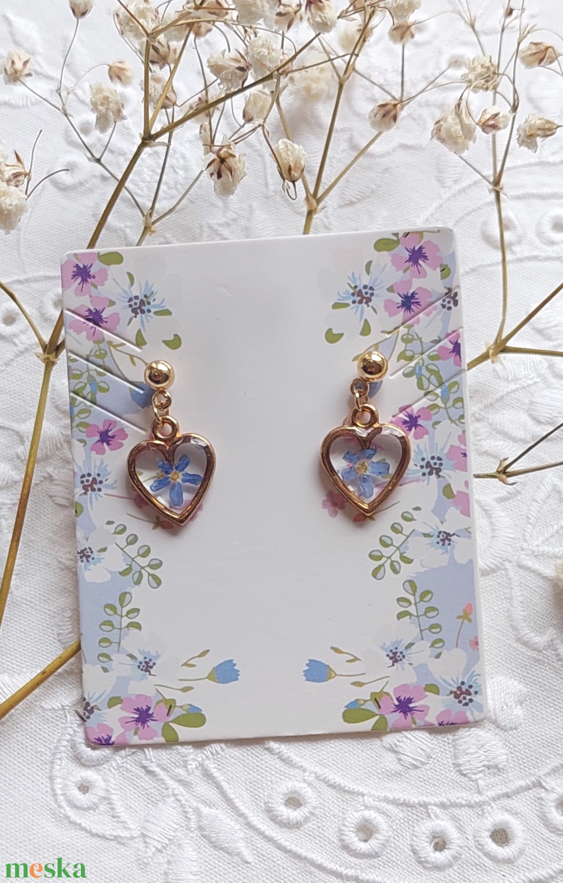 Kék nefelejcs gyanta fülbevaló. Aranyos virágékszer. - ékszer - fülbevaló - lógó fülbevaló - Meska.hu