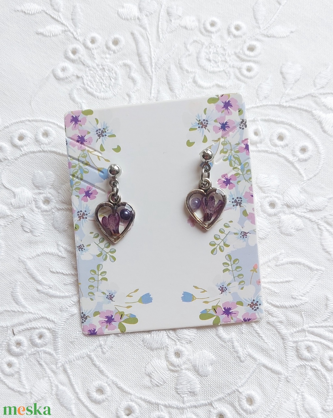 Lila orgona gyanta fülbevaló. Ezüstös virágékszer. - ékszer - fülbevaló - lógó fülbevaló - Meska.hu