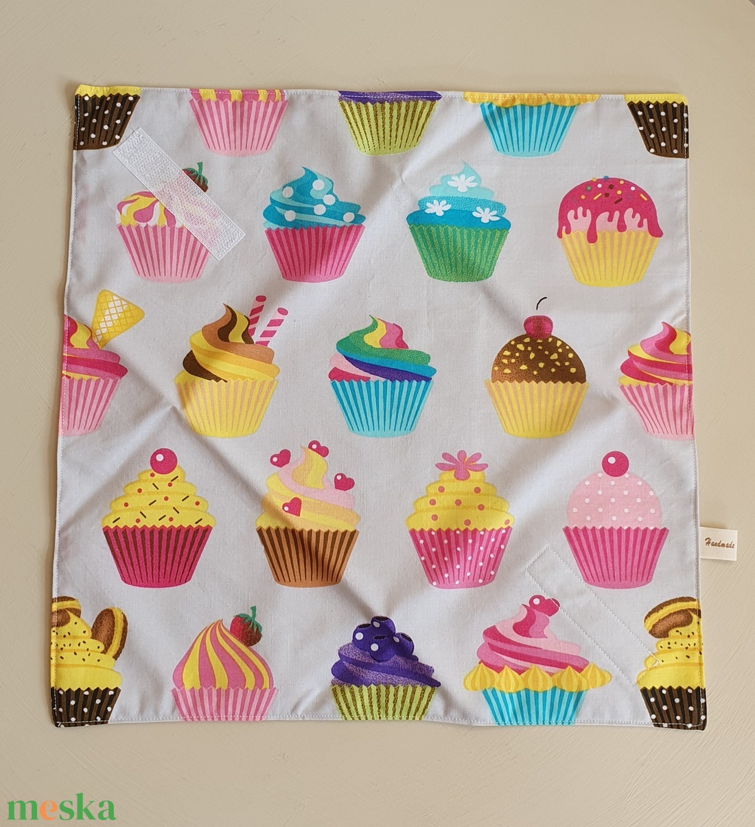 Muffin mintás újraszalvéta - táska & tok - uzsonna- & ebéd tartó - szendvics csomagoló - Meska.hu Muffin mintás újraszalvéta - táska & tok - uzsonna- & ebéd tartó - szendvics csomagoló - Meska.hu