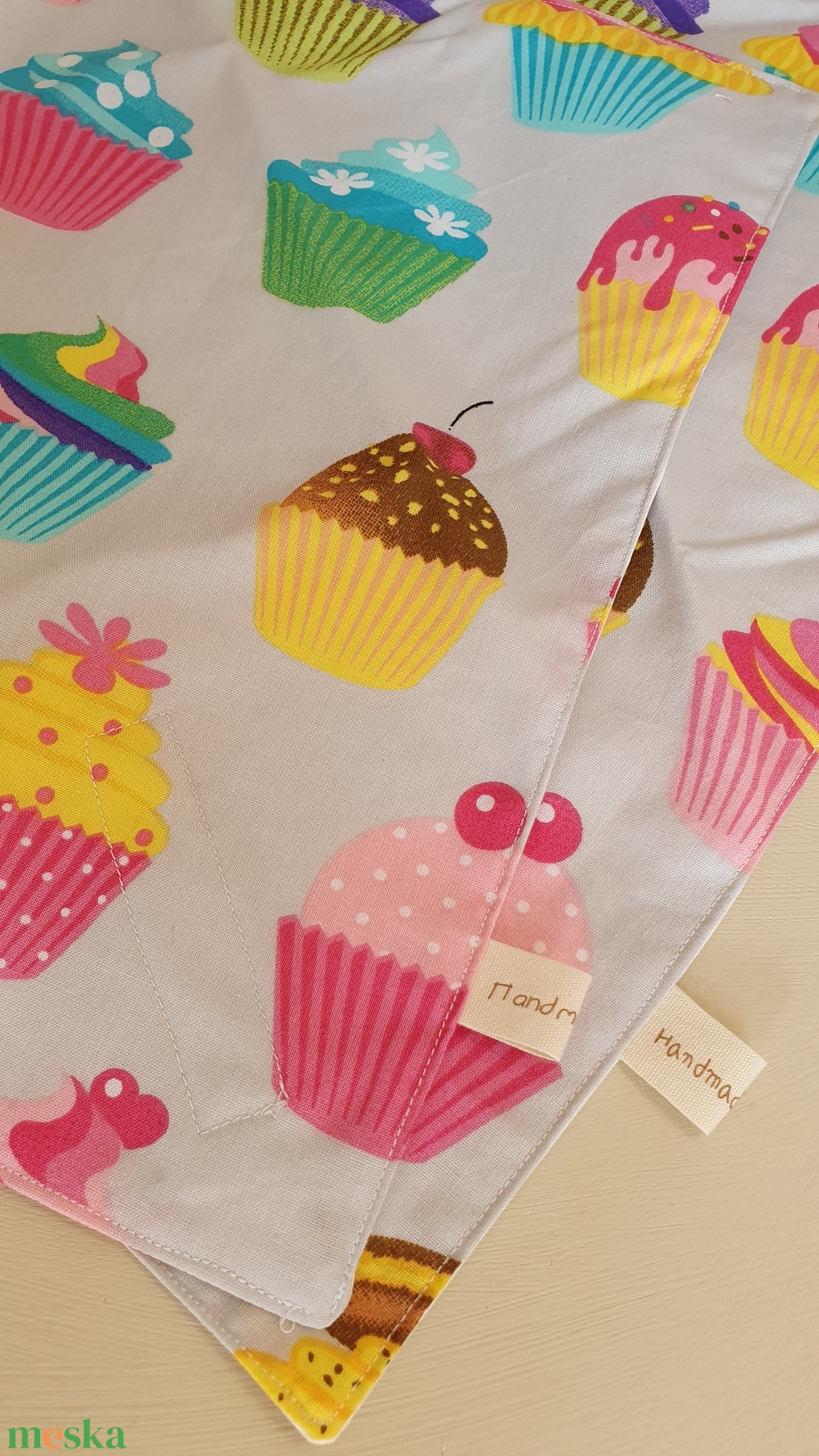 Muffin mintás újraszalvéta - táska & tok - uzsonna- & ebéd tartó - szendvics csomagoló - Meska.hu Muffin mintás újraszalvéta - táska & tok - uzsonna- & ebéd tartó - szendvics csomagoló - Meska.hu