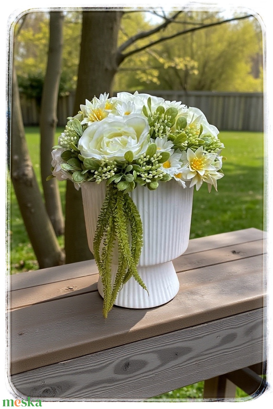 Vegyes virágos tavaszi asztaldísz bazsarózsával - otthon & életmód - virágdekoráció - virágdíszek - asztali virágdísz - Meska.hu