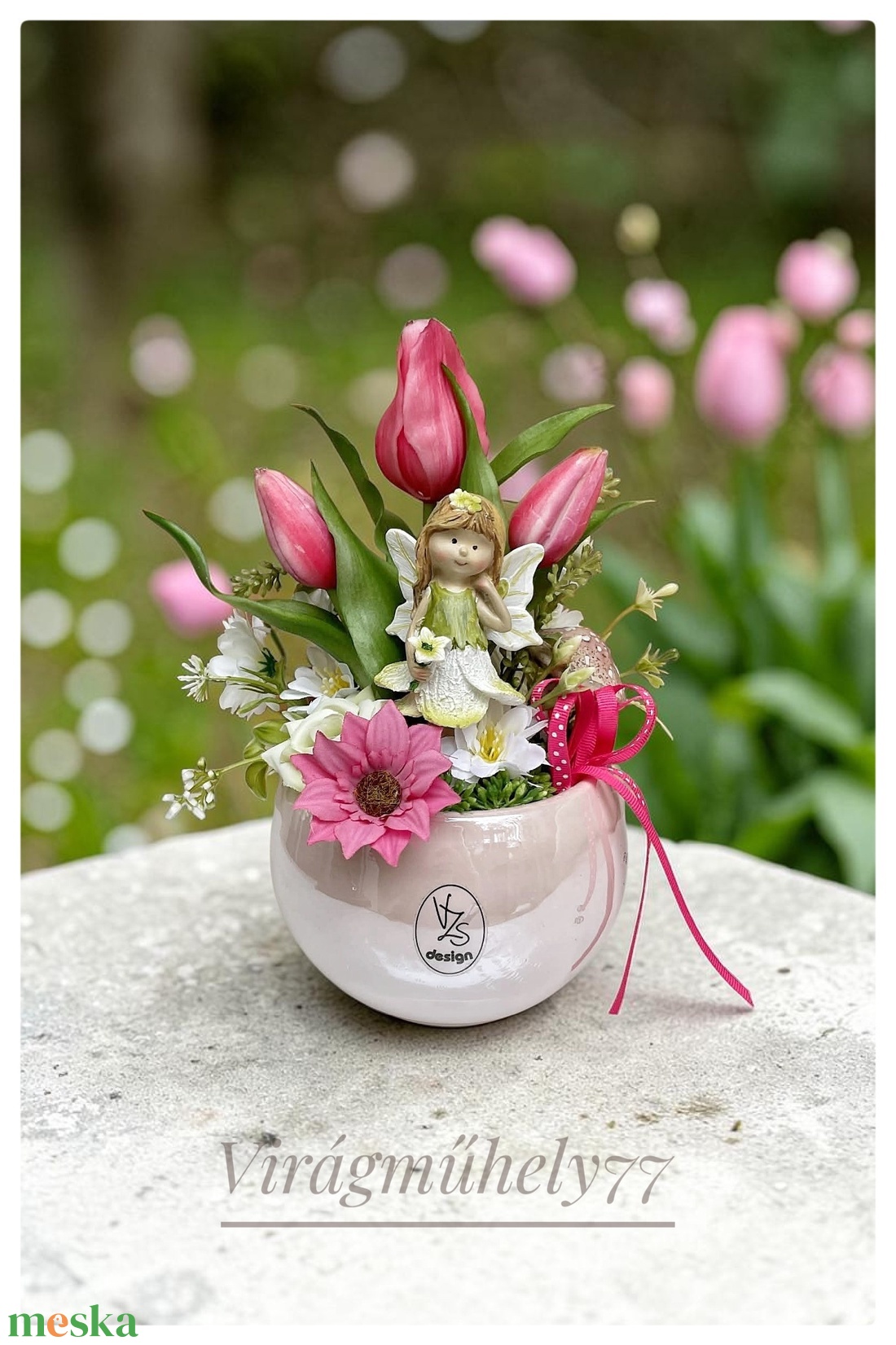 Tavaszi virágokkal készült figurás anyák napi dísz, pink - otthon & életmód - virágdekoráció - virágdíszek - asztali virágdísz - Meska.hu