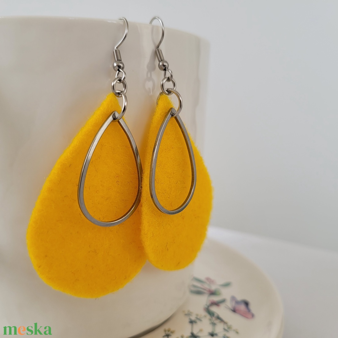 Csepp alakú fülbevaló, citromsárga - ékszer - fülbevaló - lógó fülbevaló - Meska.hu