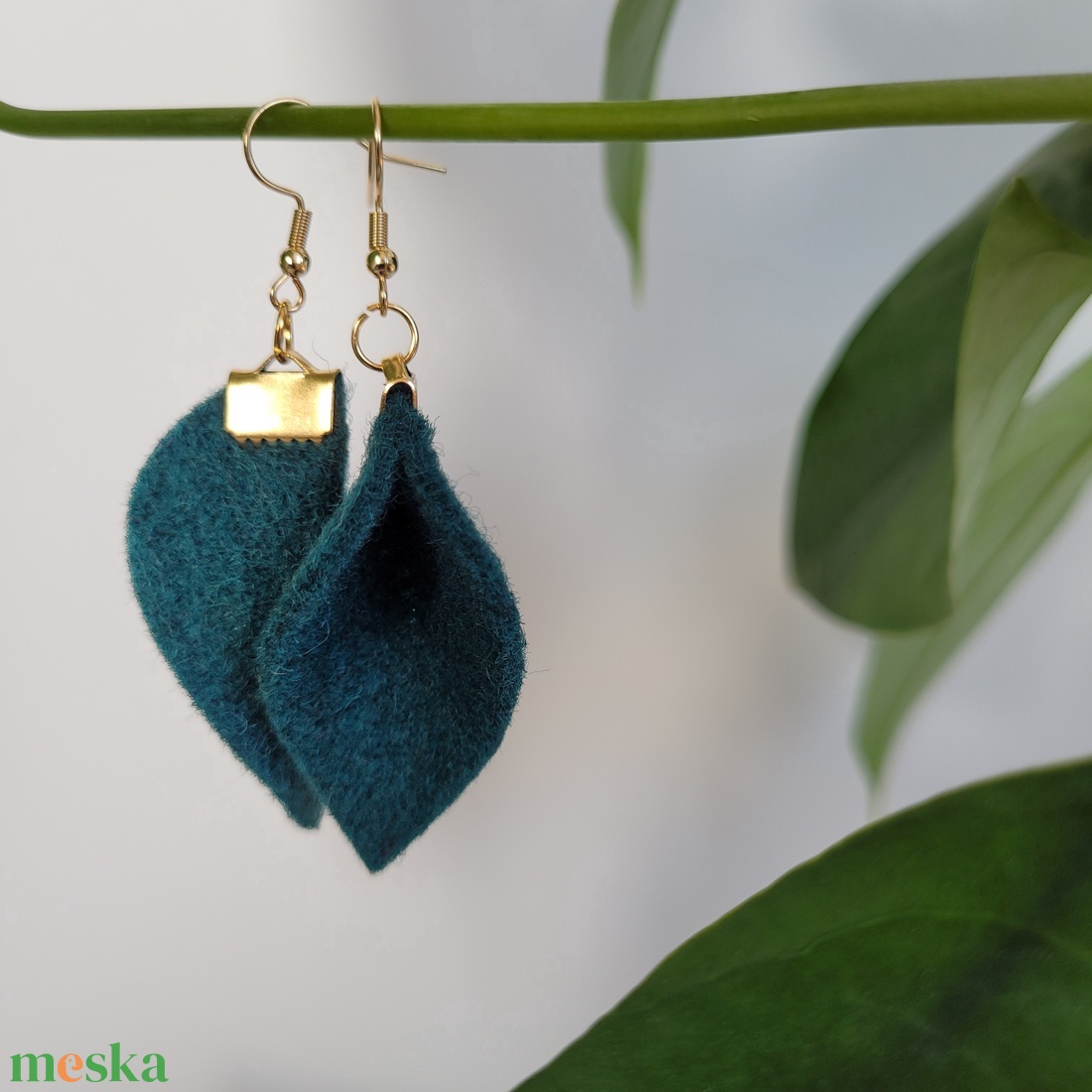 Tündérlevél fülbevaló- petrolzöld - ékszer - fülbevaló - lógó fülbevaló - Meska.hu