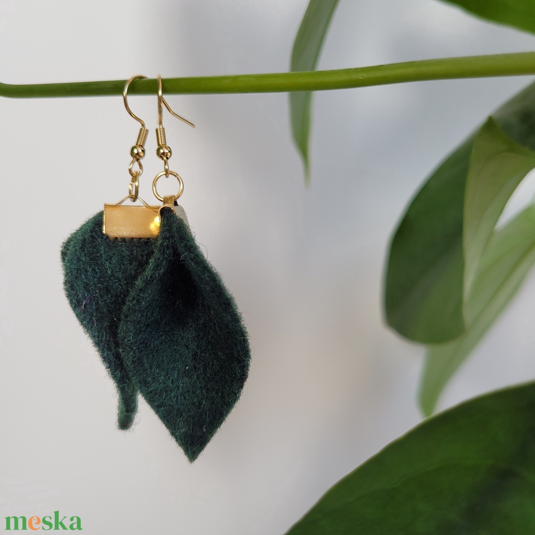 Tündérlevél fülbevaló- sötétzöld - ékszer - fülbevaló - lógó fülbevaló - Meska.hu