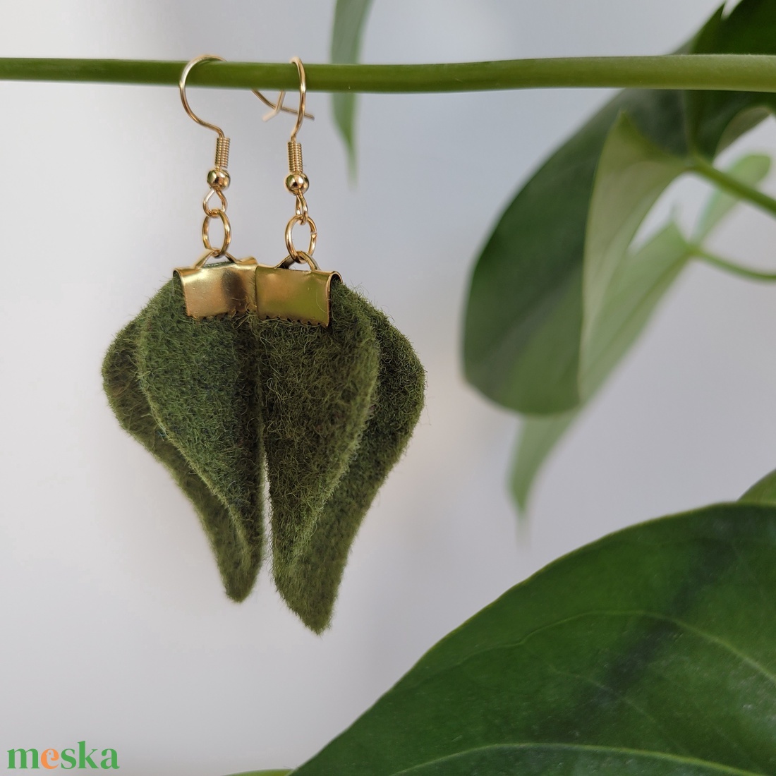 Tündérlevél fülbevaló- zöld - ékszer - fülbevaló - lógó fülbevaló - Meska.hu