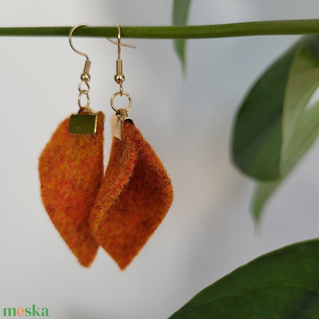 Tündérlevél fülbevaló- narancssárga  - ékszer - fülbevaló - lógó fülbevaló - Meska.hu