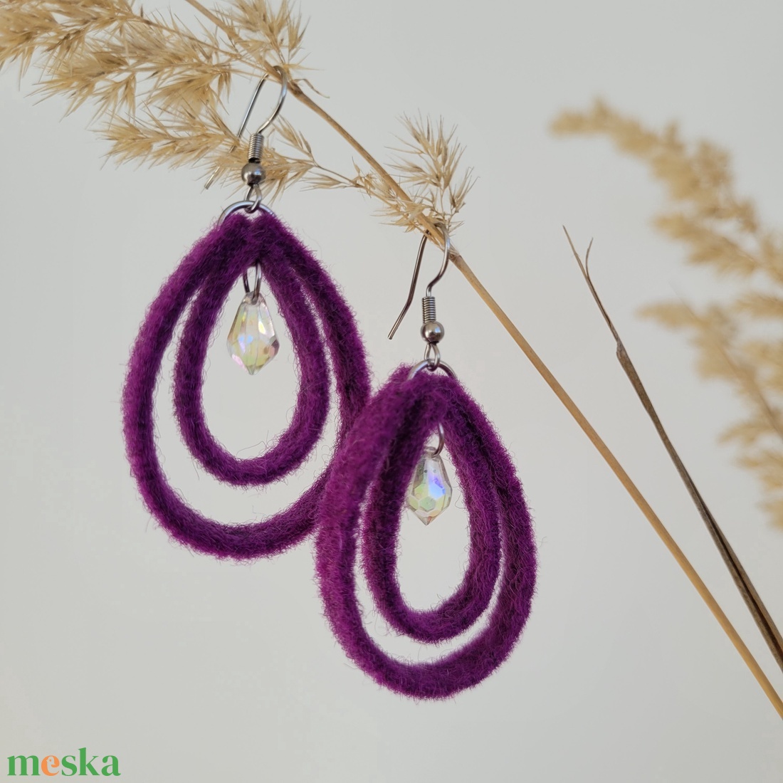 Gyöngyös cseppecskék fülbevaló-  lila meleg színű - ékszer - fülbevaló - lógó fülbevaló - Meska.hu