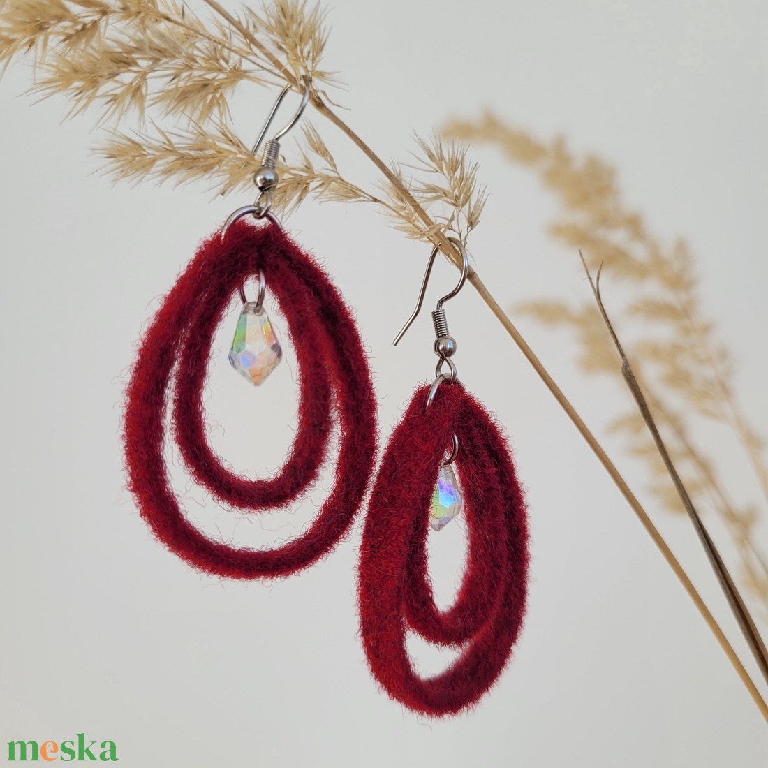 Gyöngyös cseppecskék fülbevaló-  bordó - ékszer - fülbevaló - lógó fülbevaló - Meska.hu