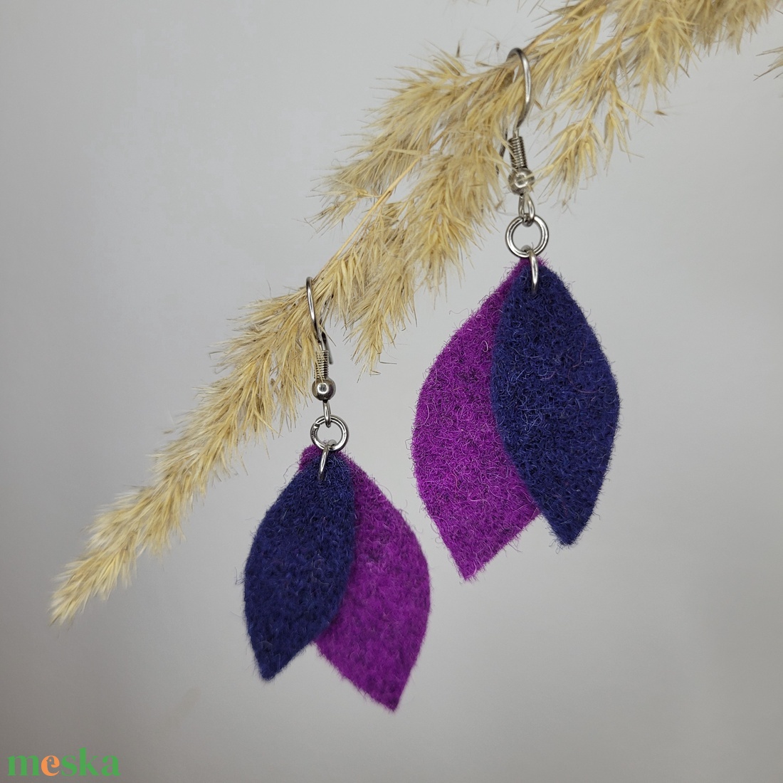 Hajnallevelek aromafülbevaló - sötét lila, sötét kék - ékszer - fülbevaló - lógó fülbevaló - Meska.hu