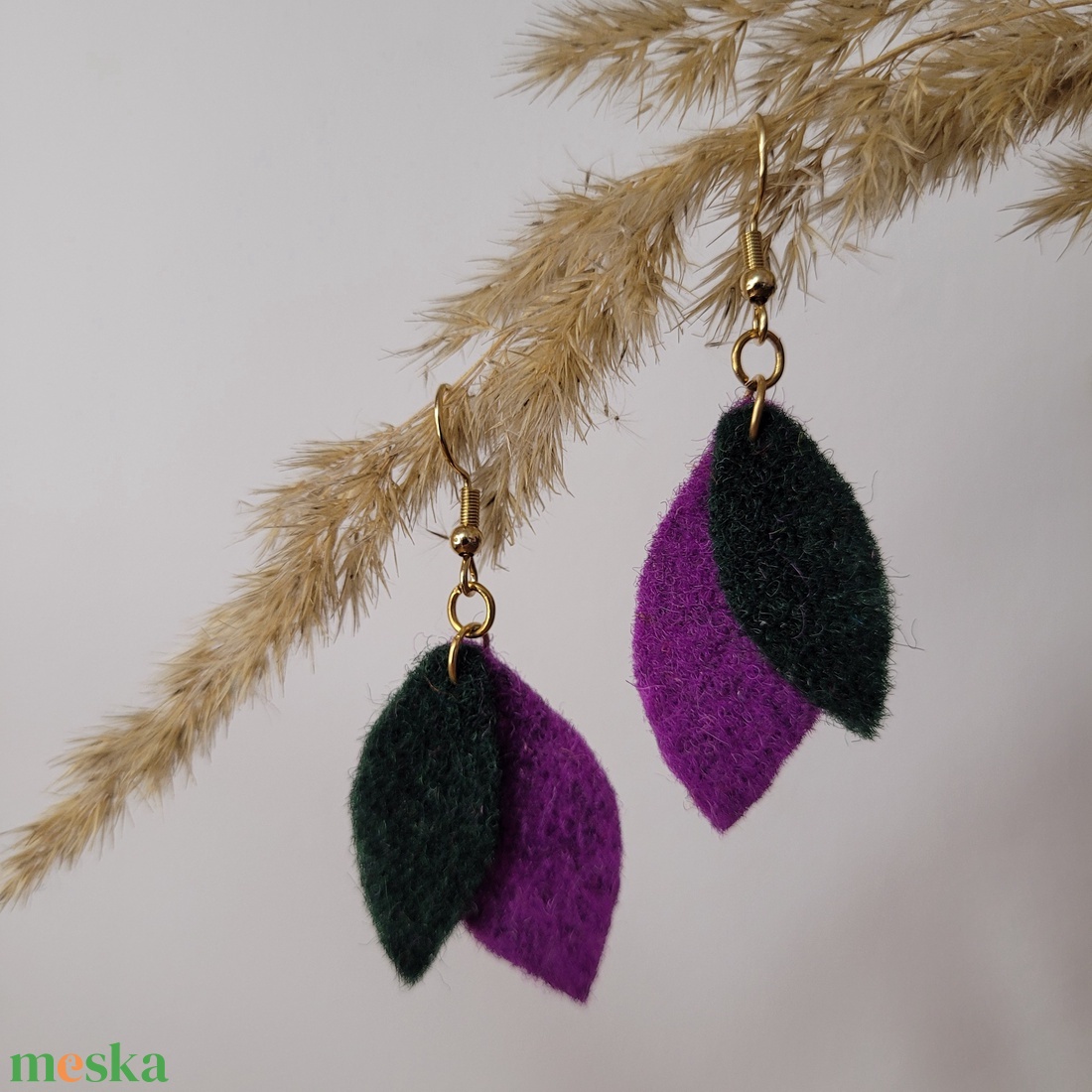 Hajnallevelek aromafülbevaló - meleg lila, s.zöld - ékszer - fülbevaló - lógó fülbevaló - Meska.hu