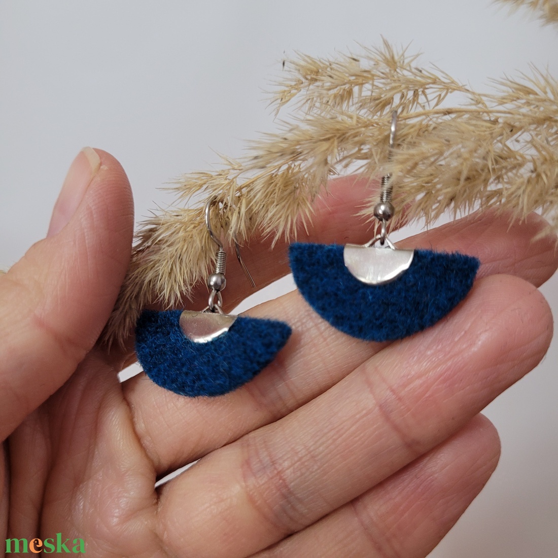 Holdszirmok aromafülbevaló, petrolkék - ékszer - fülbevaló - lógó fülbevaló - Meska.hu