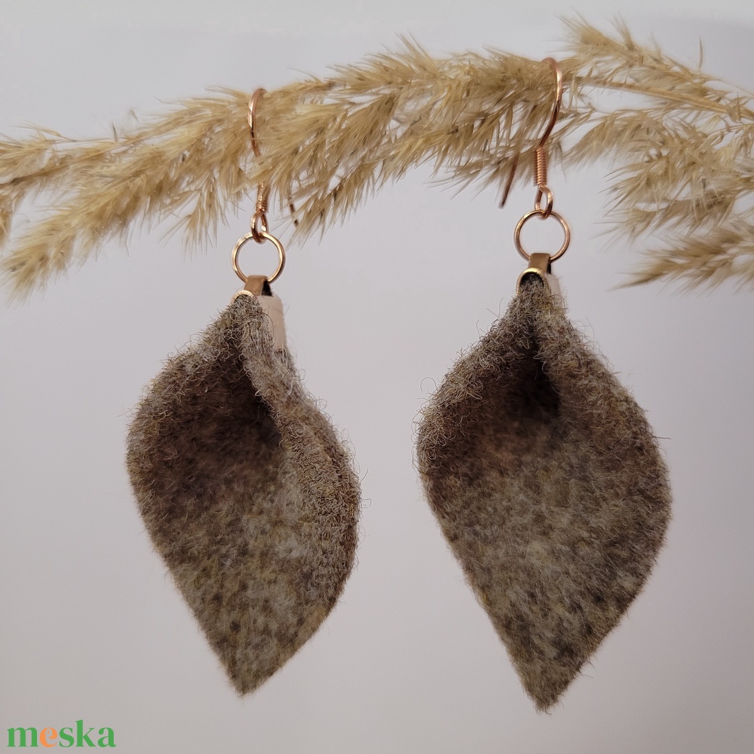 Tündérlevél aromafülbevaló- barna -rozéarany - ékszer - fülbevaló - lógó fülbevaló - Meska.hu