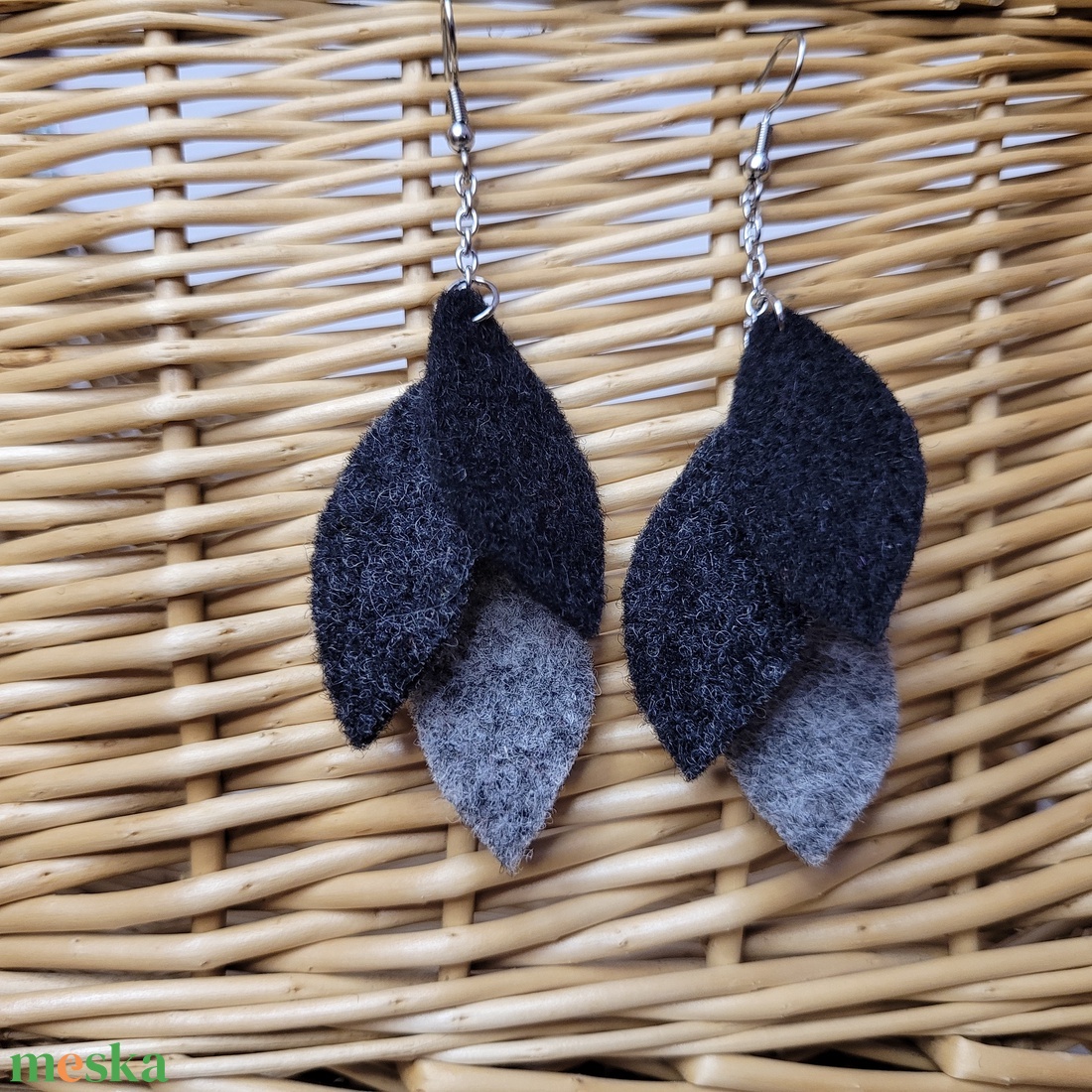 Lebegő levelek aromafülbevaló - szürke árnyalatai - ékszer - fülbevaló - lógó fülbevaló - Meska.hu