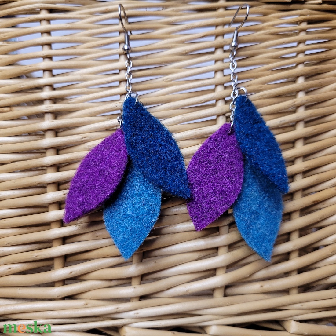 Lebegő levelek aromafülbevaló - lila, kékek - ékszer - fülbevaló - lógó fülbevaló - Meska.hu