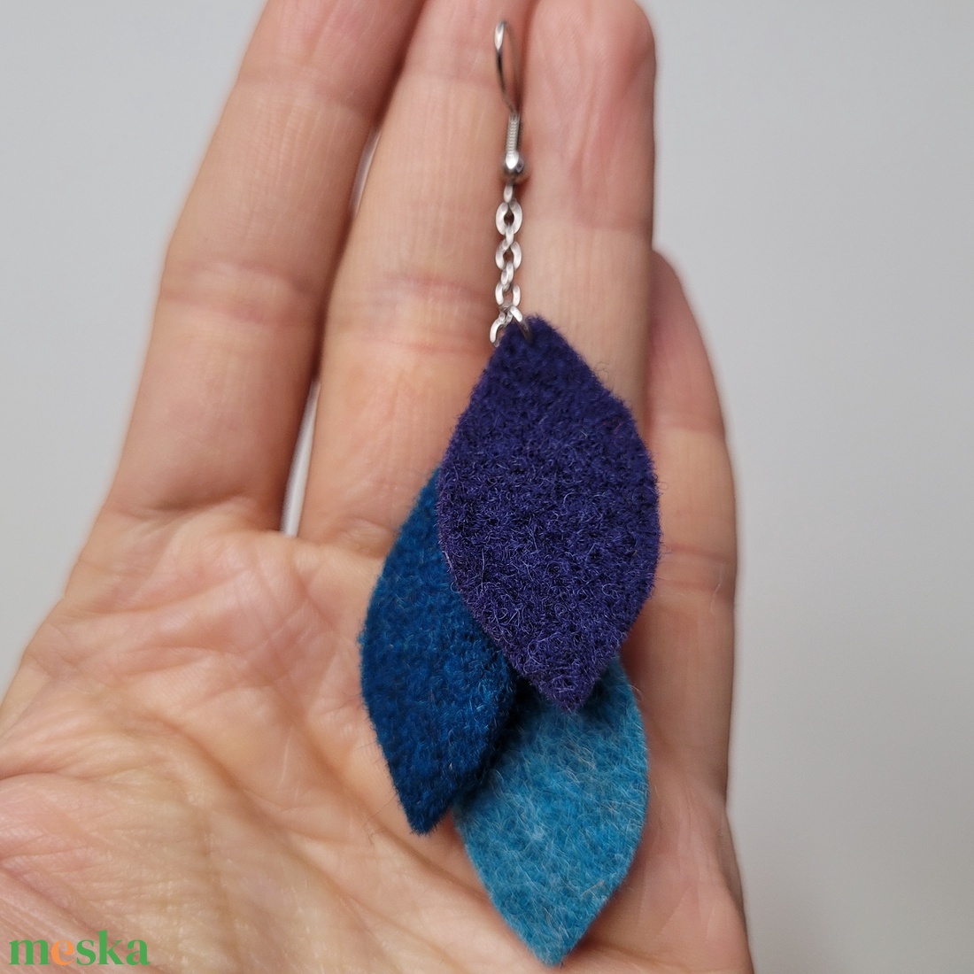 Lebegő levelek aromafülbevaló - sötét és világoskék, petrolkék - ékszer - fülbevaló - lógó fülbevaló - Meska.hu