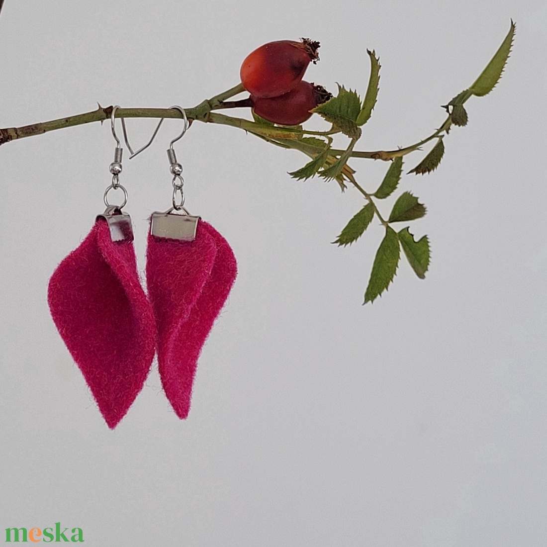 Tündérlevél aromafülbevaló - magenta, rózsaszín, ezüst  - ékszer - fülbevaló - lógó fülbevaló - Meska.hu