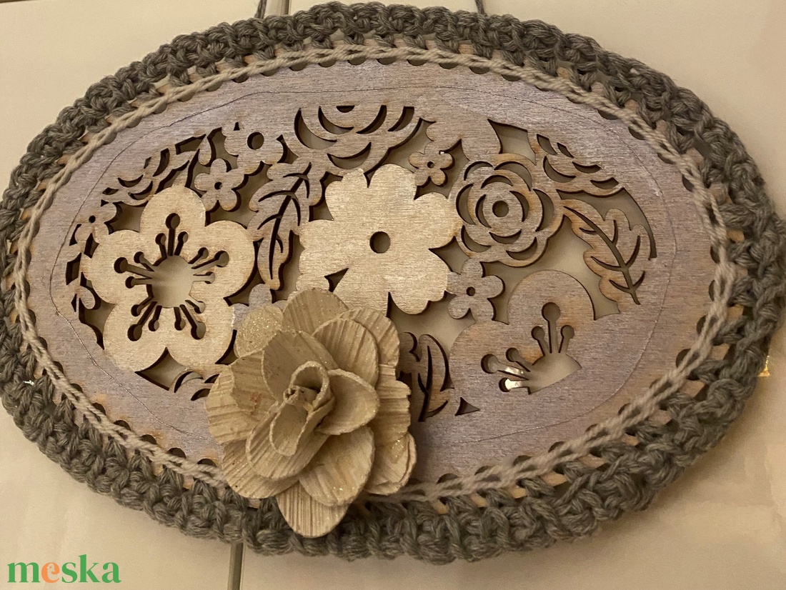 Virágos horgolt kopogtató, ajtódísz ,faldísz - otthon & életmód - dekoráció - ajtó- és ablak dekoráció - ajtódísz & kopogtató - Meska.hu