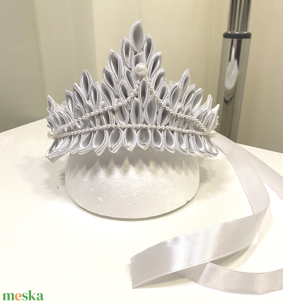 Fehér - Ezüst Tiara, fejdísz, fejpánt  - esküvő - hajdísz - fejkoszorú - Meska.hu