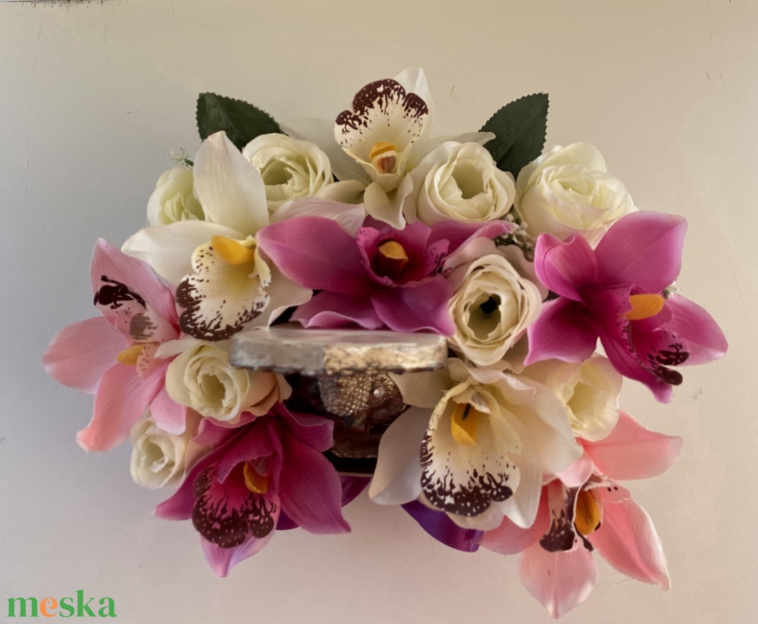 Buddha orchidea virágok között virágdoboz, virágbox, asztaldísz - otthon & lakás - dekoráció - asztal és polc dekoráció - asztaldísz - Meska.hu Buddha orchidea virágok között virágdoboz, virágbox, asztaldísz - otthon & lakás - dekoráció - asztal és polc dekoráció - asztaldísz - Meska.hu
