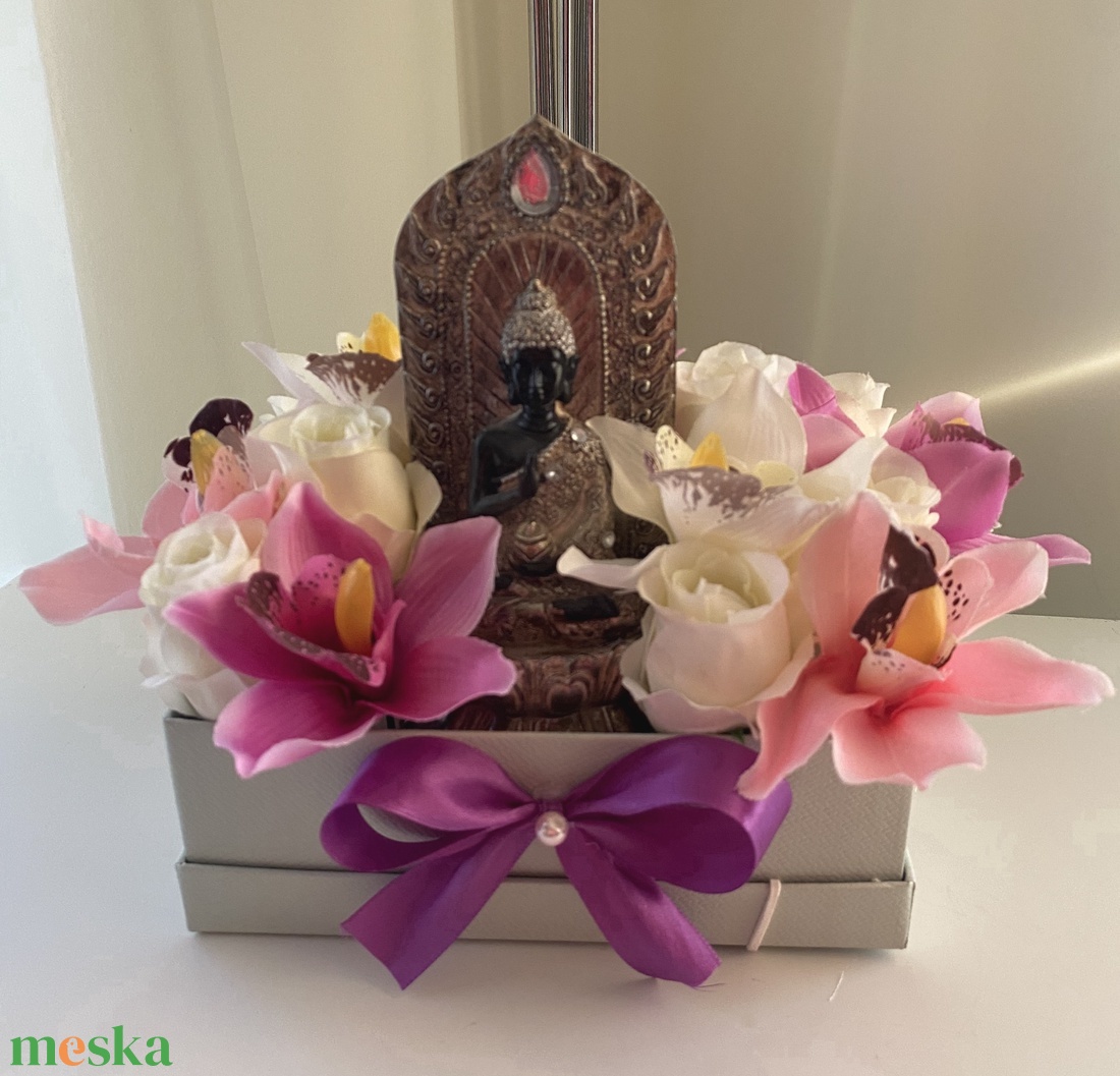 Buddha orchidea virágok között virágdoboz, virágbox, asztaldísz - otthon & lakás - dekoráció - asztal és polc dekoráció - asztaldísz - Meska.hu Buddha orchidea virágok között virágdoboz, virágbox, asztaldísz - otthon & lakás - dekoráció - asztal és polc dekoráció - asztaldísz - Meska.hu