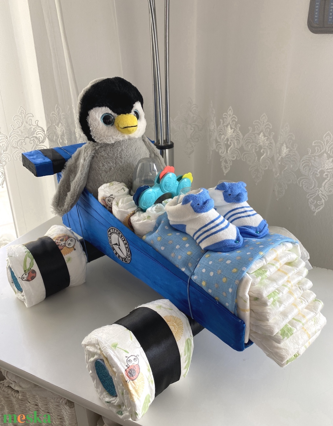 Pingvin autó pelenkatorta, 2-5 kg pelenkatorony, babaváró csomag - játék & sport - babalátogató ajándékcsomag - Meska.hu