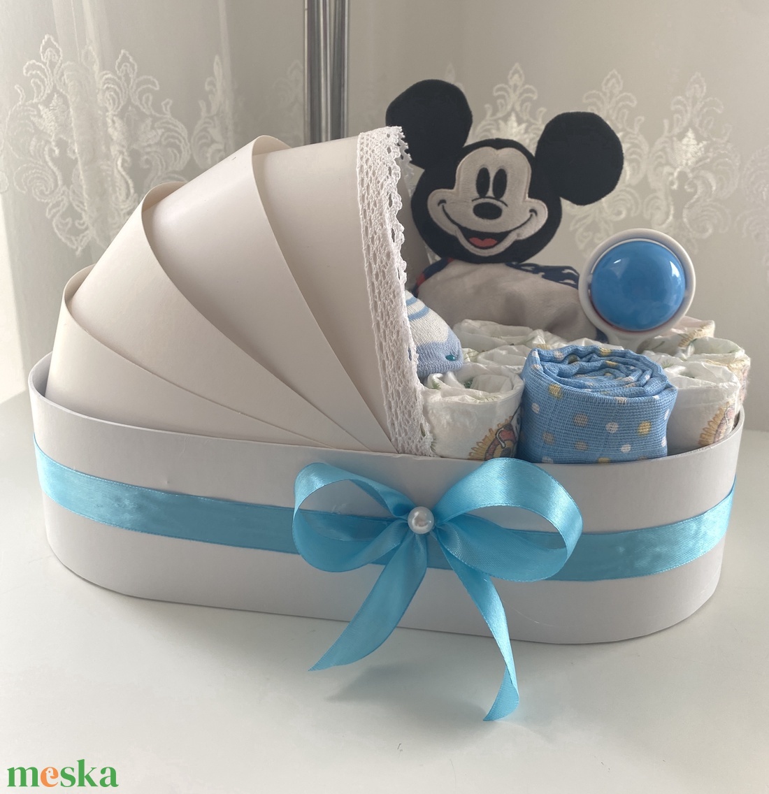 Mickey szundikendő bölcső pelenkatorta, pelenkatorony, babaváró csomag - játék & sport - babalátogató ajándékcsomag - Meska.hu Mickey szundikendő bölcső pelenkatorta, pelenkatorony, babaváró csomag - játék & sport - babalátogató ajándékcsomag - Meska.hu