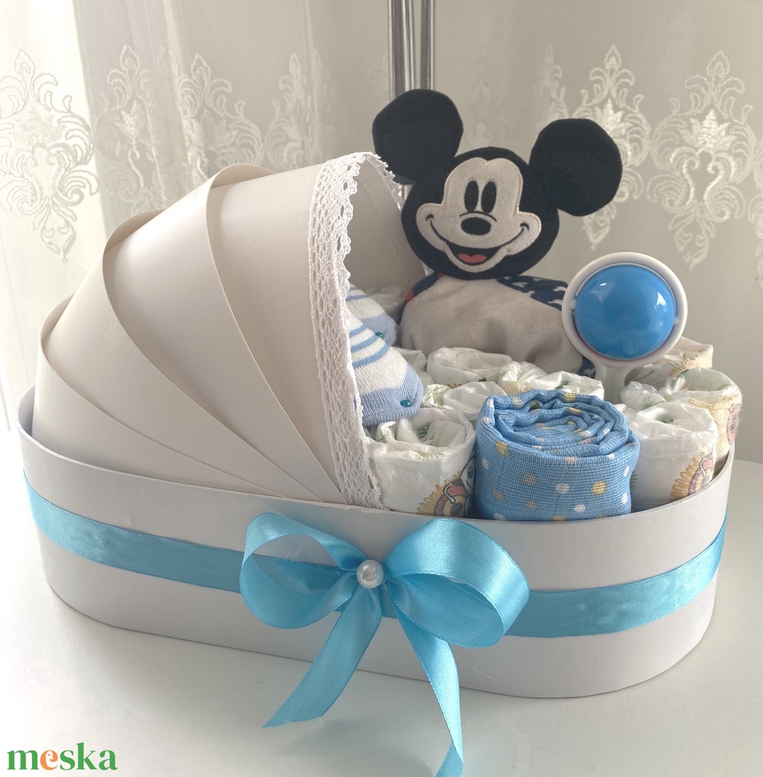 Mickey szundikendő bölcső pelenkatorta, pelenkatorony, babaváró csomag - játék & sport - babalátogató ajándékcsomag - Meska.hu Mickey szundikendő bölcső pelenkatorta, pelenkatorony, babaváró csomag - játék & sport - babalátogató ajándékcsomag - Meska.hu