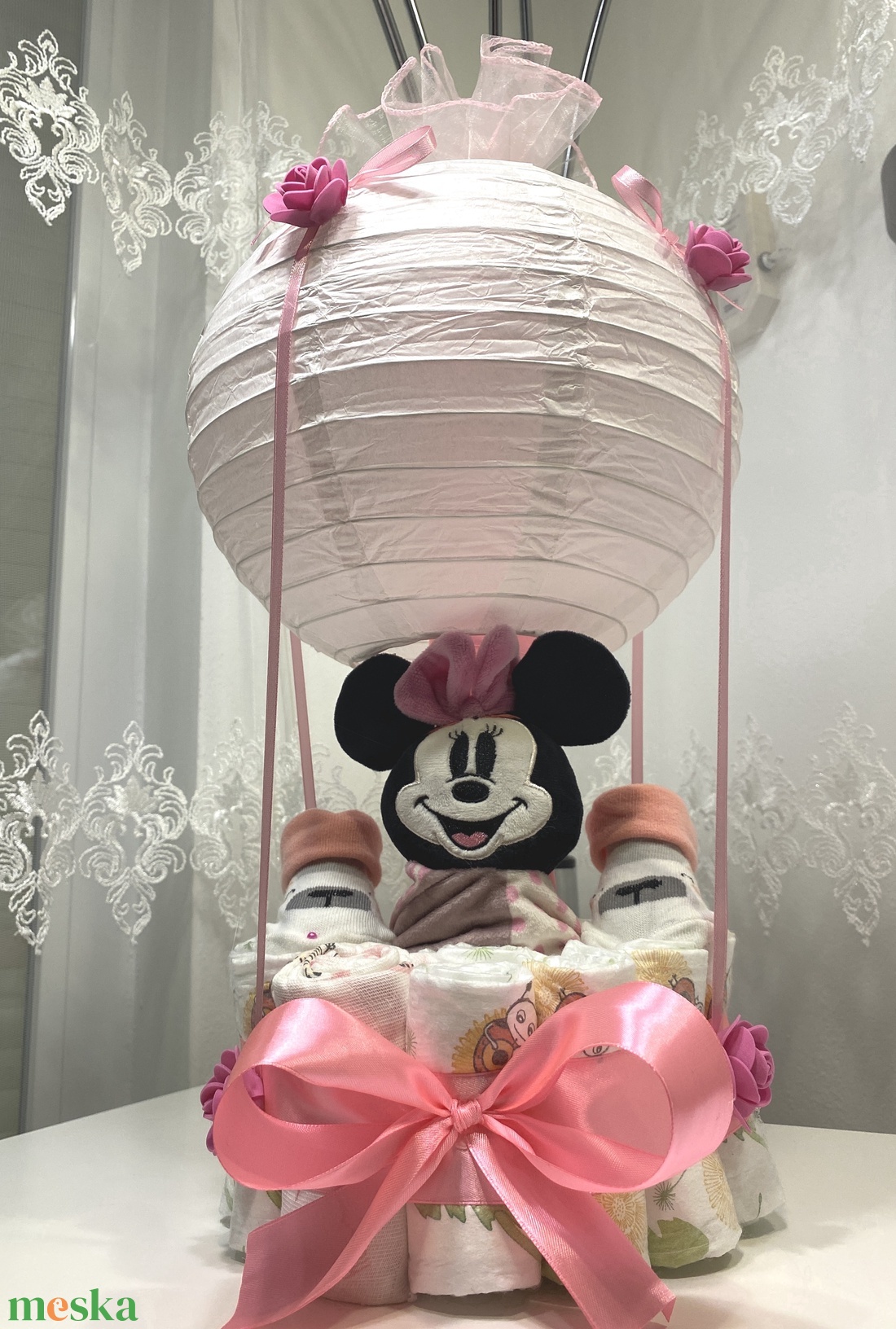 Rózsaszín hőlégballon pelenkatorta 2-5 kg, pelenkatorony, babaváró csomag - játék & sport - babalátogató ajándékcsomag - Meska.hu