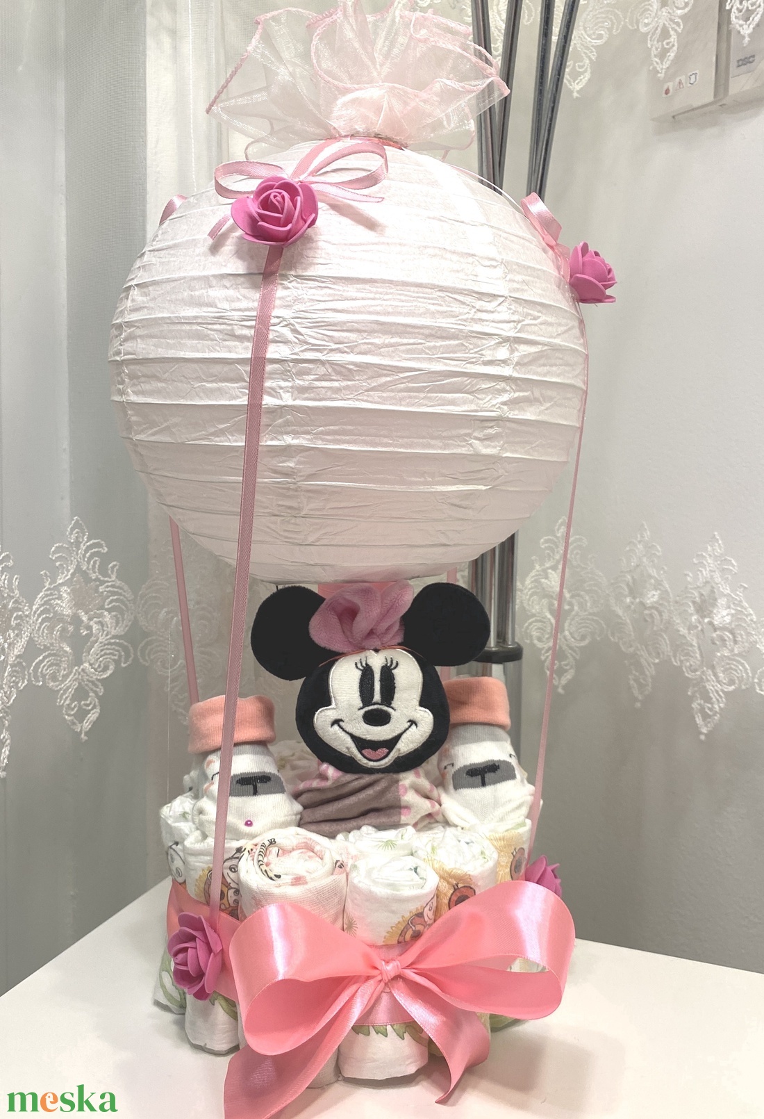Rózsaszín hőlégballon pelenkatorta 2-5 kg, pelenkatorony, babaváró csomag - játék & sport - babalátogató ajándékcsomag - Meska.hu