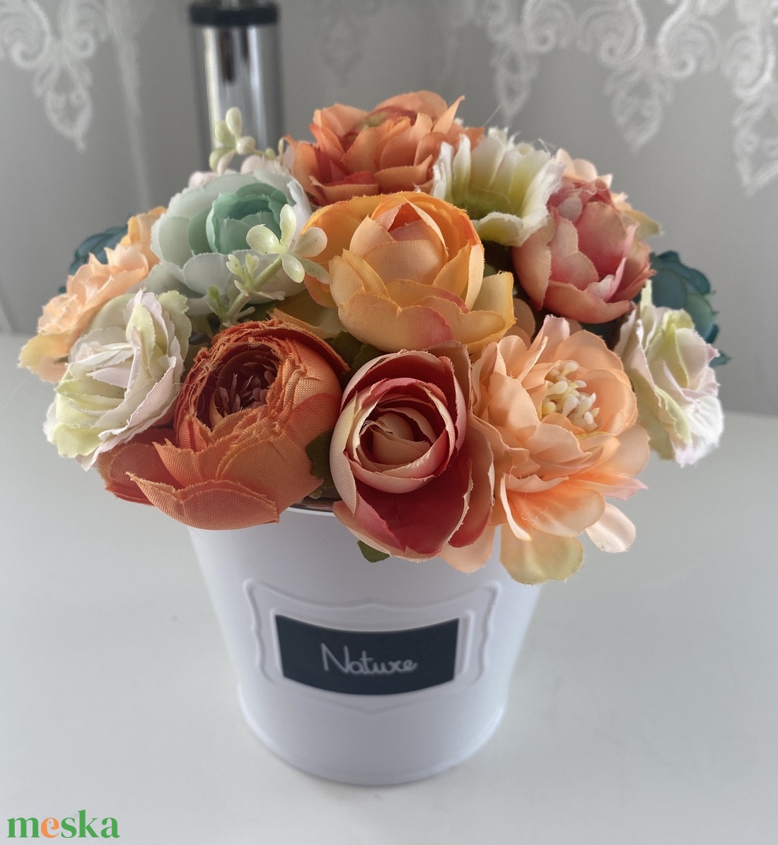 Vidám barack virágcsokor, virágbox , virágdoboz, asztaldísz - ékszer - fülbevaló - lógós kerek fülbevaló - Meska.hu