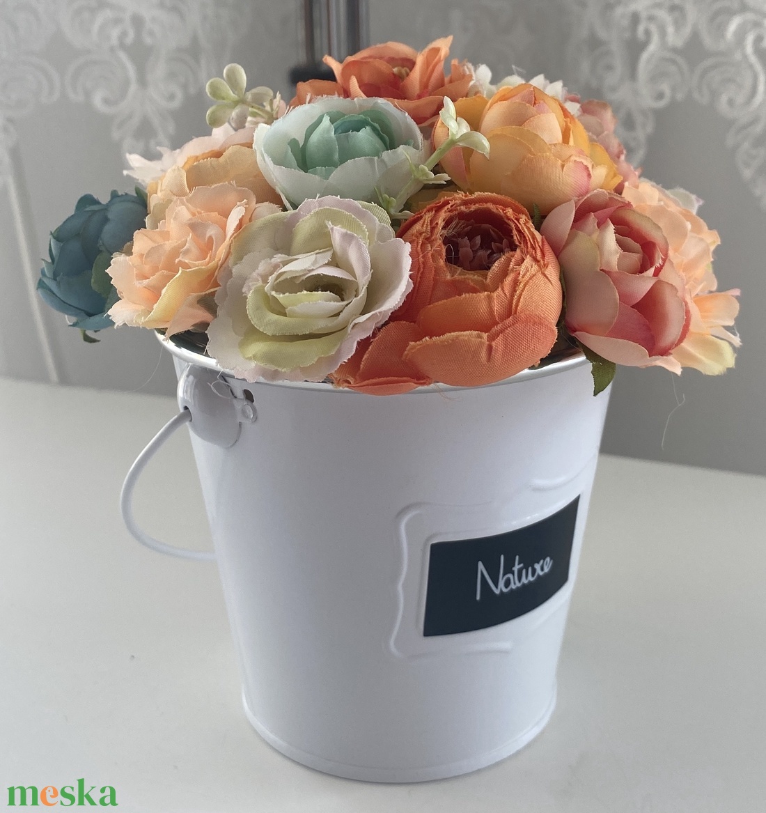 Vidám barack virágcsokor, virágbox , virágdoboz, asztaldísz - ékszer - fülbevaló - lógós kerek fülbevaló - Meska.hu