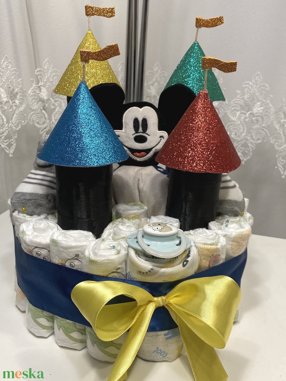 Vár, erőd Mickey pelenkatorta, 2-5 kg pelenkatorony, babaváró csomag - játék & sport - babalátogató ajándékcsomag - Meska.hu Vár, erőd Mickey pelenkatorta, 2-5 kg pelenkatorony, babaváró csomag - játék & sport - babalátogató ajándékcsomag - Meska.hu