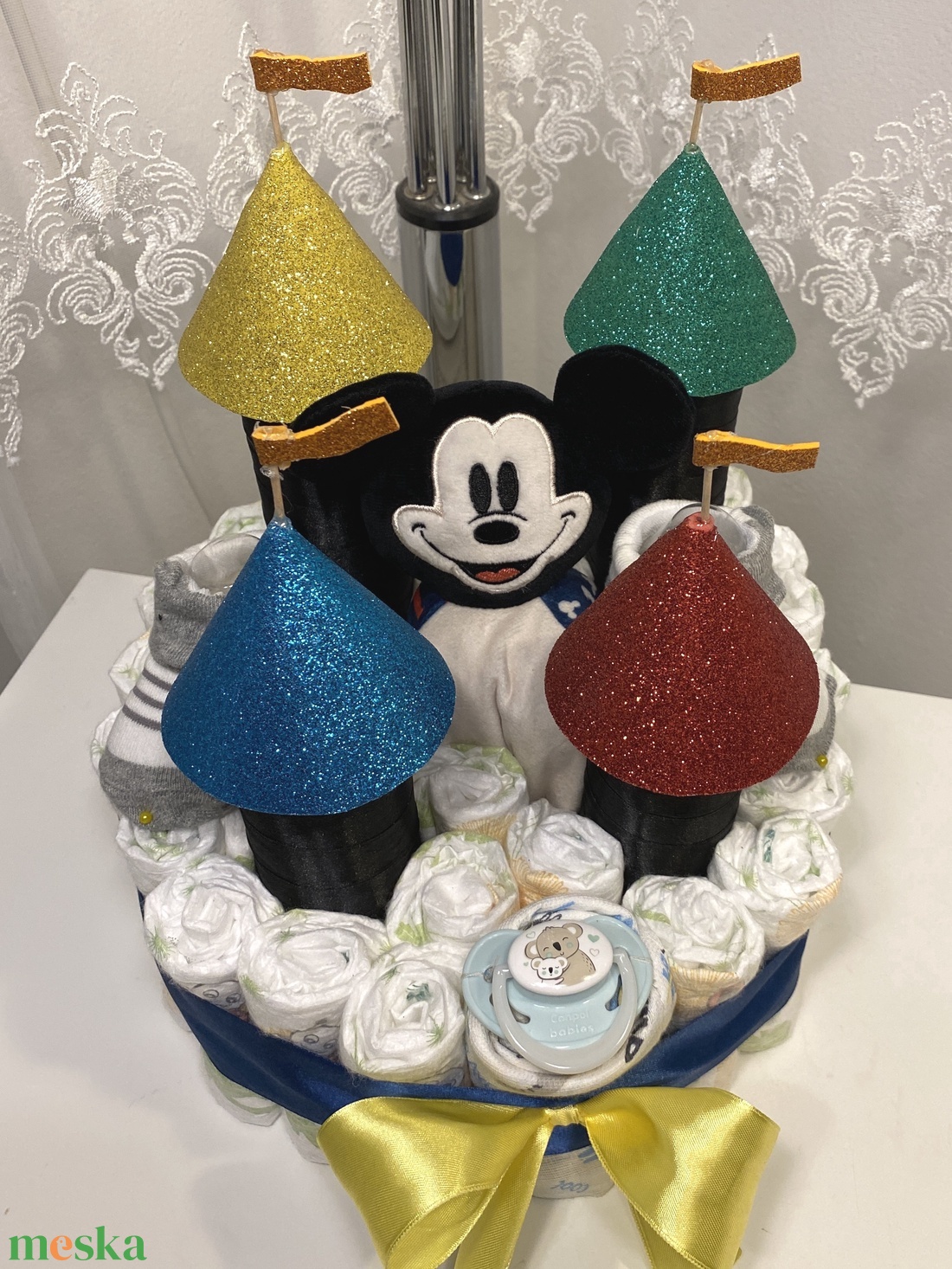 Vár, erőd Mickey pelenkatorta, 2-5 kg pelenkatorony, babaváró csomag - játék & sport - babalátogató ajándékcsomag - Meska.hu Vár, erőd Mickey pelenkatorta, 2-5 kg pelenkatorony, babaváró csomag - játék & sport - babalátogató ajándékcsomag - Meska.hu