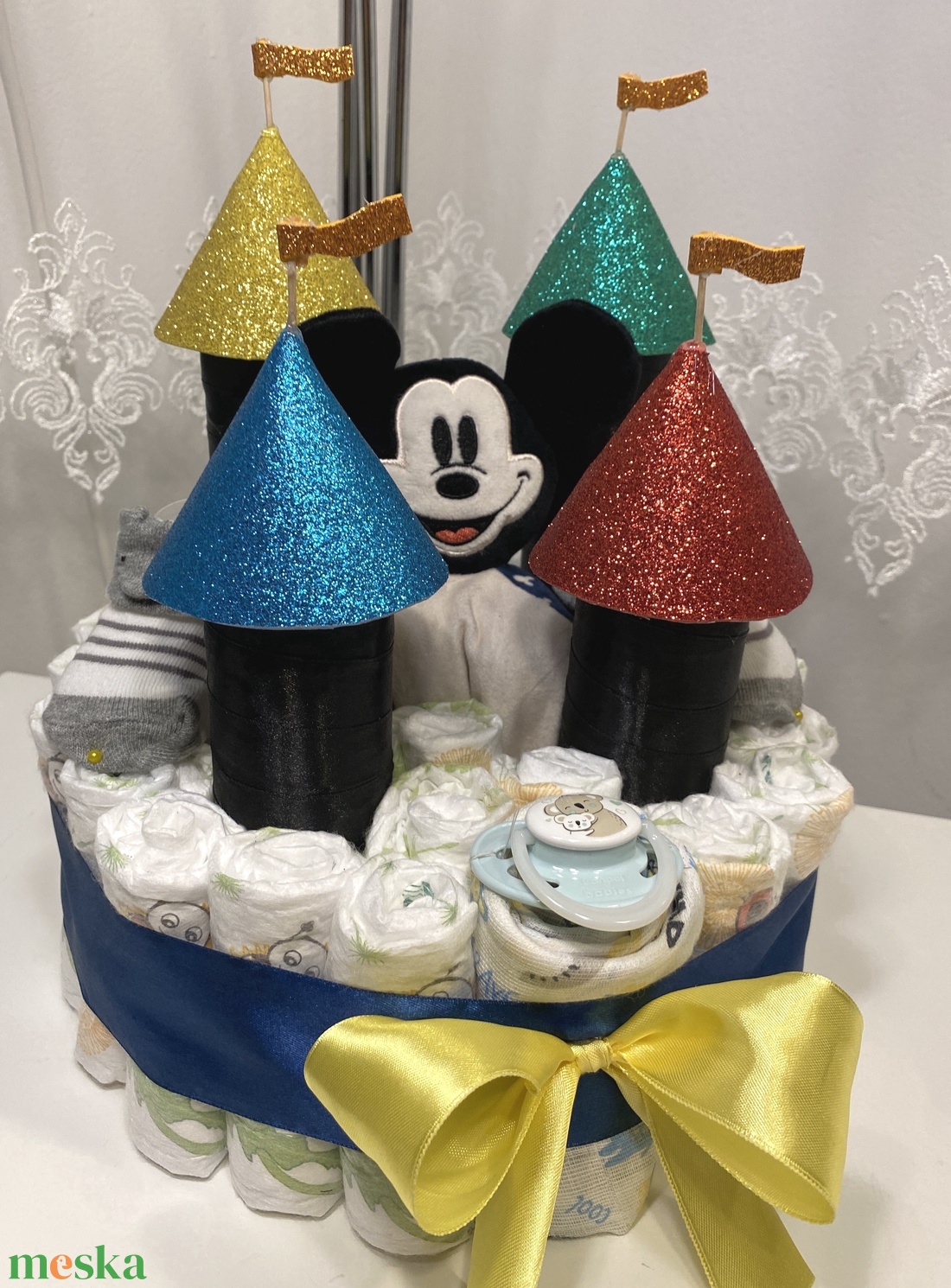 Vár, erőd Mickey pelenkatorta, 2-5 kg pelenkatorony, babaváró csomag - játék & sport - babalátogató ajándékcsomag - Meska.hu Vár, erőd Mickey pelenkatorta, 2-5 kg pelenkatorony, babaváró csomag - játék & sport - babalátogató ajándékcsomag - Meska.hu