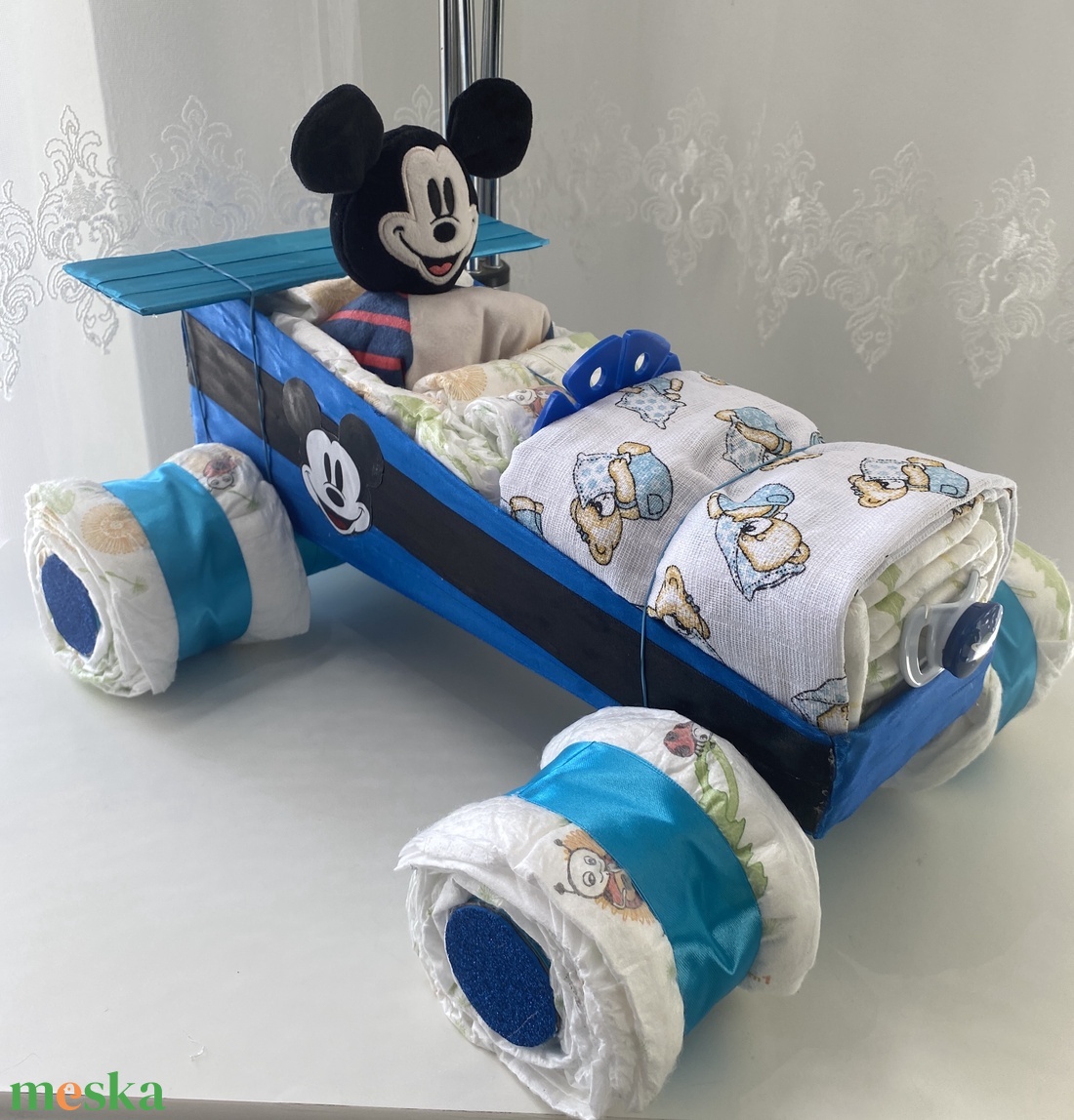   Mickey autó pelenkatorta,2-5 kg pelenkatorony, babaváró csomag - játék & sport - babalátogató ajándékcsomag - Meska.hu
