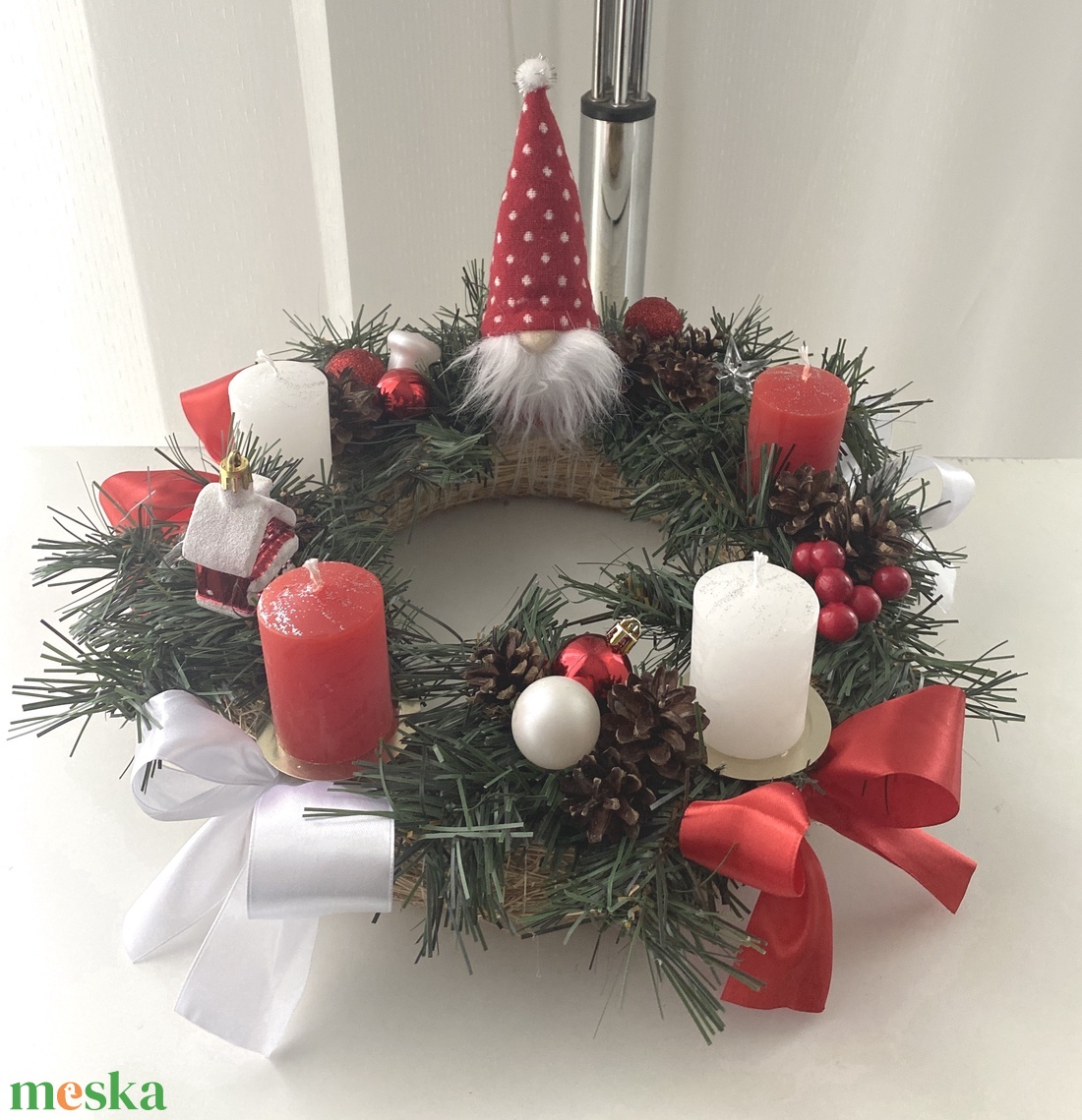 Karácsonyi manó klasszikus koszorú, asztaldísz - karácsony - adventi díszek - adventi koszorú - Meska.hu Karácsonyi manó klasszikus koszorú, asztaldísz - karácsony - adventi díszek - adventi koszorú - Meska.hu