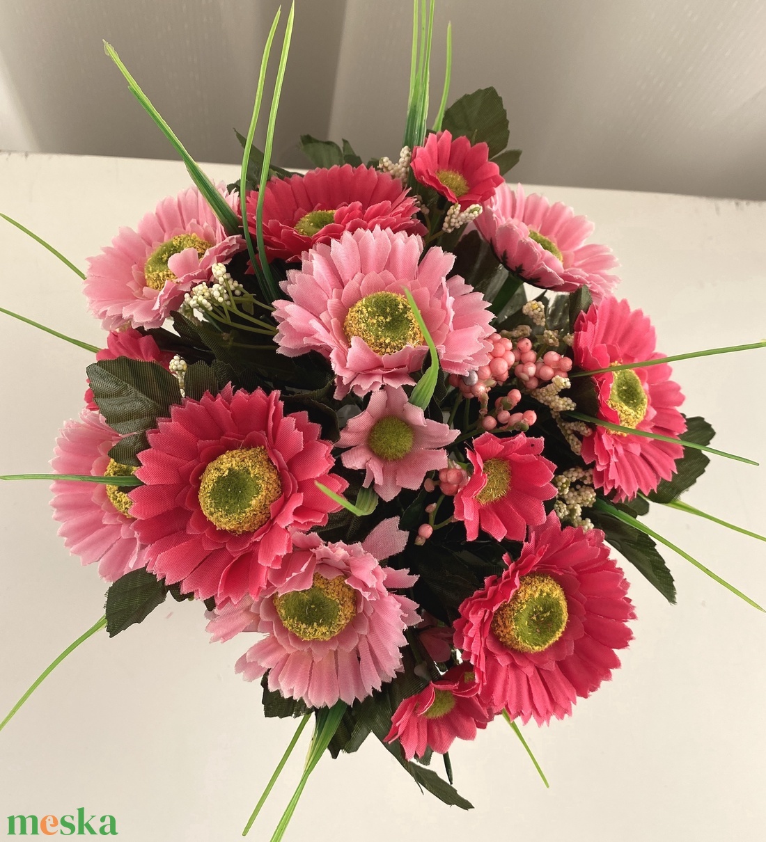 Gerbera csokor fém kaspóban - otthon & életmód - dekoráció - virágdísz és tartó - virágbox, virágdoboz - Meska.hu Gerbera csokor fém kaspóban - otthon & életmód - dekoráció - virágdísz és tartó - virágbox, virágdoboz - Meska.hu