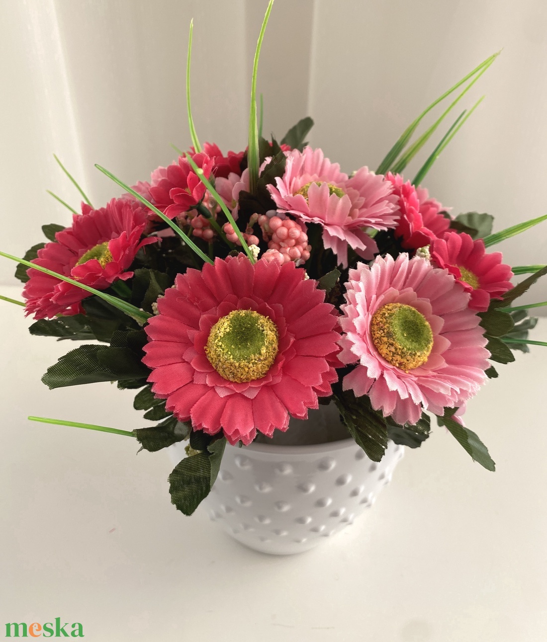 Gerbera csokor fém kaspóban - otthon & életmód - dekoráció - virágdísz és tartó - virágbox, virágdoboz - Meska.hu Gerbera csokor fém kaspóban - otthon & életmód - dekoráció - virágdísz és tartó - virágbox, virágdoboz - Meska.hu