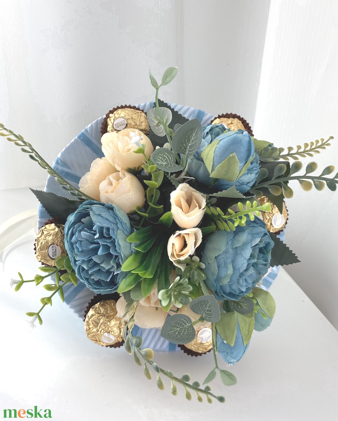 Kék Örökcsokor édességgel, virág csokor - otthon & életmód - dekoráció - Meska.hu