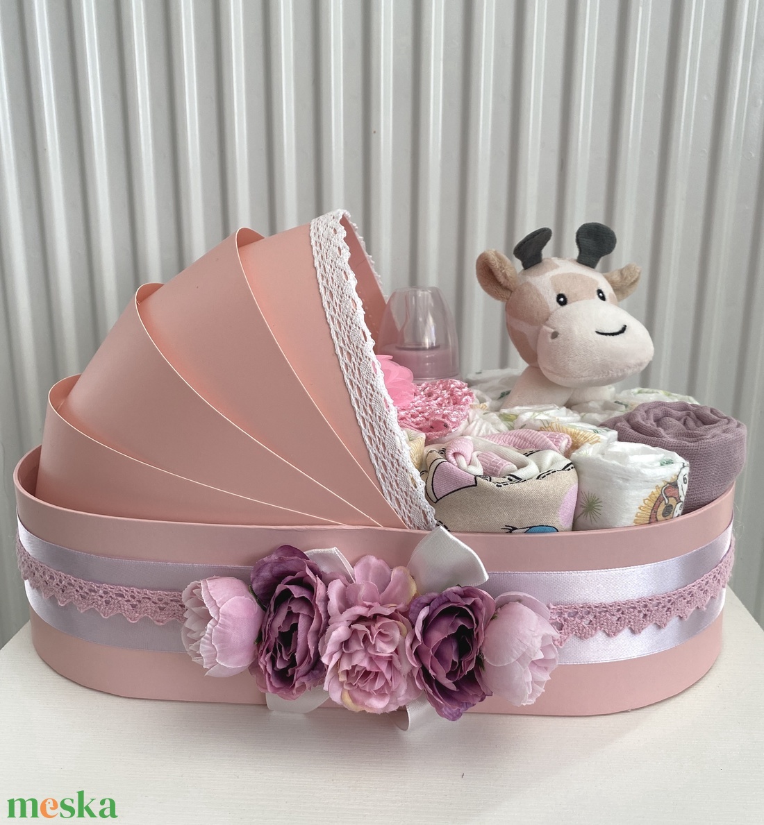 Kis boci bölcső pelenkatorta, 2-5 kg pelenkatorony, babaváró csomag - baba - mama - pelenkázó, babafürdető kellékek - pelenkatorta - Meska.hu