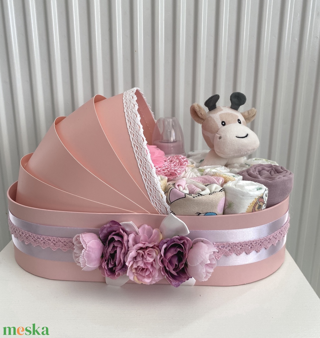 Kis boci bölcső pelenkatorta, 2-5 kg pelenkatorony, babaváró csomag - baba - mama - pelenkázó, babafürdető kellékek - pelenkatorta - Meska.hu