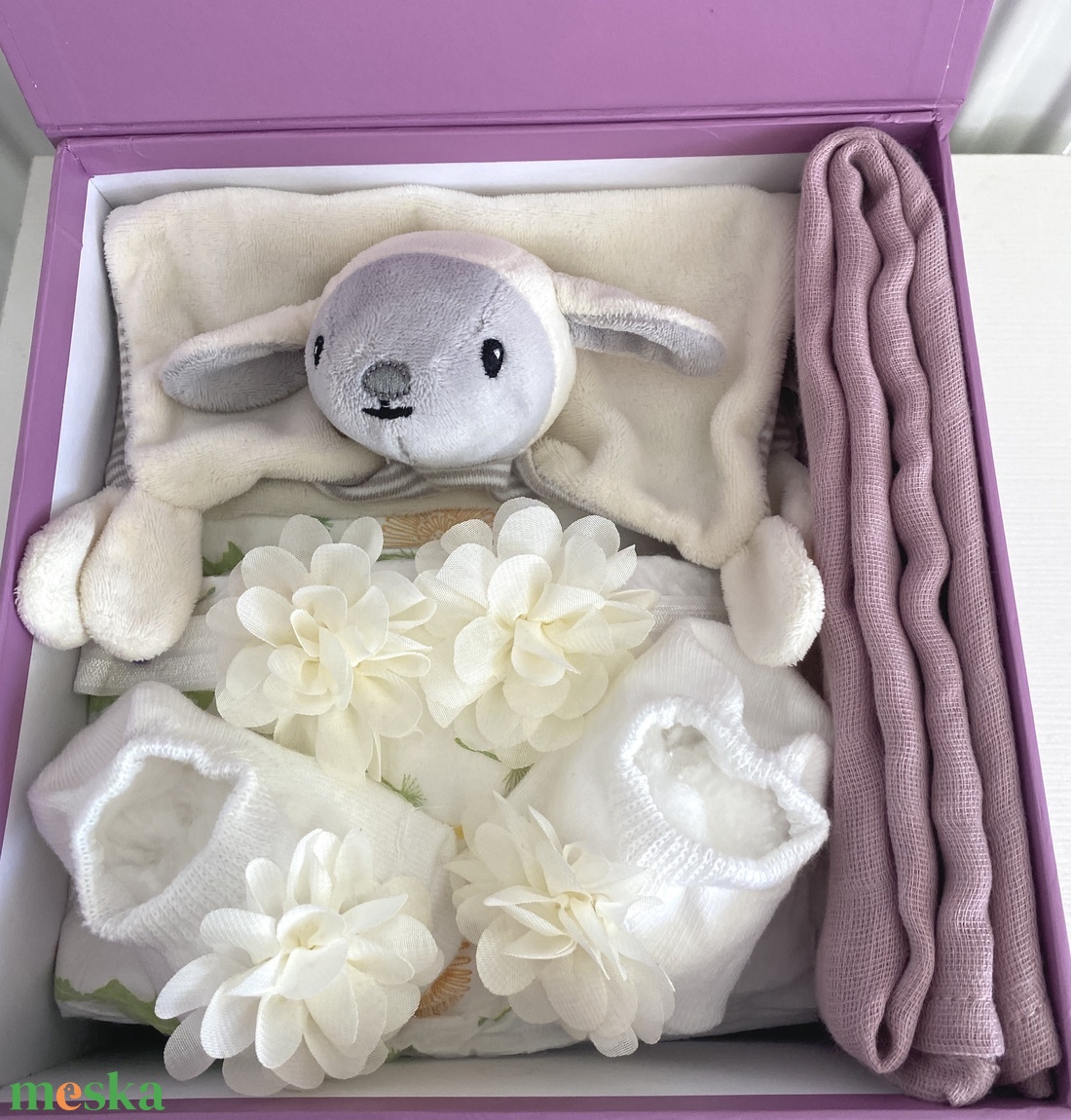 Bárányka pelenkatorta, 2-5 kg pelenkatorony, babaváró csomag - játék & sport - babalátogató ajándékcsomag - Meska.hu Bárányka pelenkatorta, 2-5 kg pelenkatorony, babaváró csomag - játék & sport - babalátogató ajándékcsomag - Meska.hu