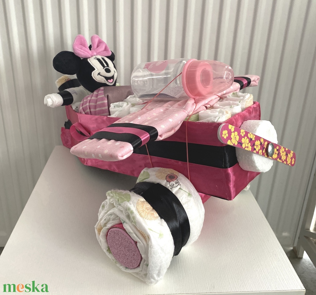   Minnie repülő pelenkatorta,2-5 kg pelenkatorony, babaváró csomagf - baba - mama - pelenkázó, babafürdető kellékek - pelenkatorta - Meska.hu